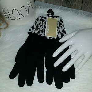 Michael Kors Accessories - Michael kors gloves Michael Kors Accessories - Michael kors gloves